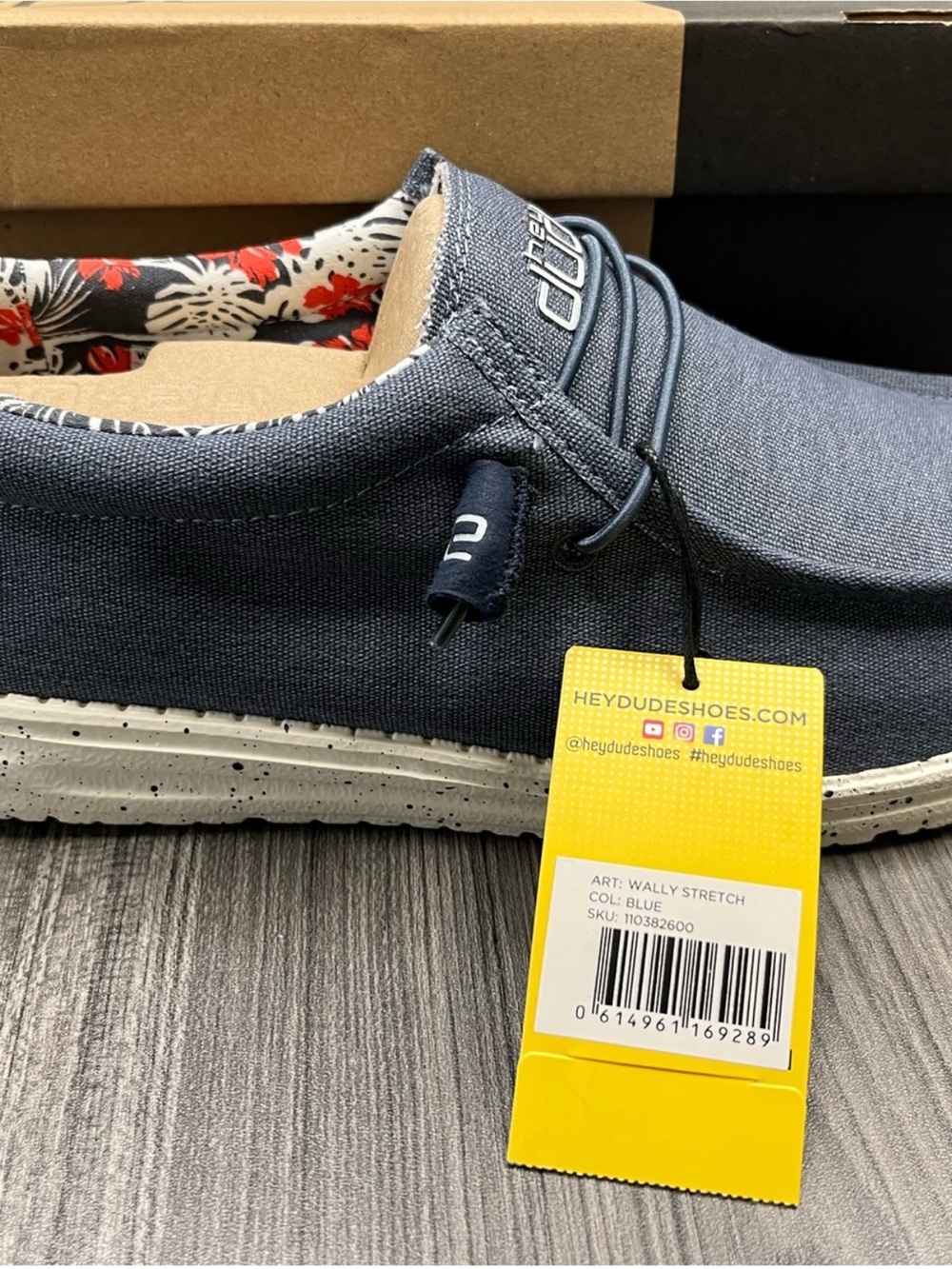 Hey Dude Wally Stretch Men's Navy Canvas Slip-On Loafers Size 12 - Picture 3 of 7